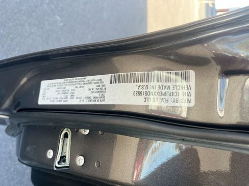 Used 2022 Jeep Cherokee Trailhawk AWD/4WD image 30