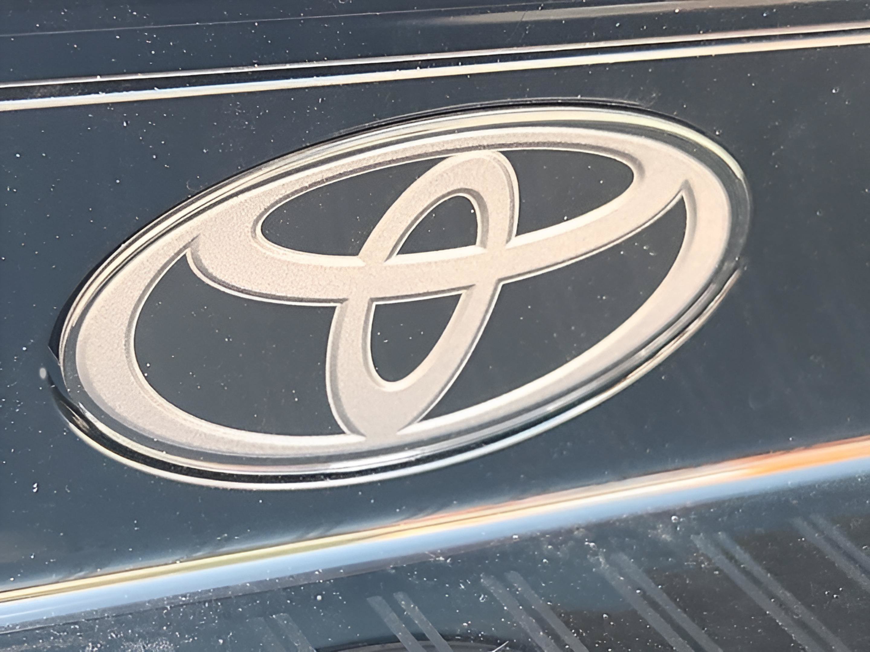 New 2026 Toyota Prius Plug-In Hybrid FWD image 33