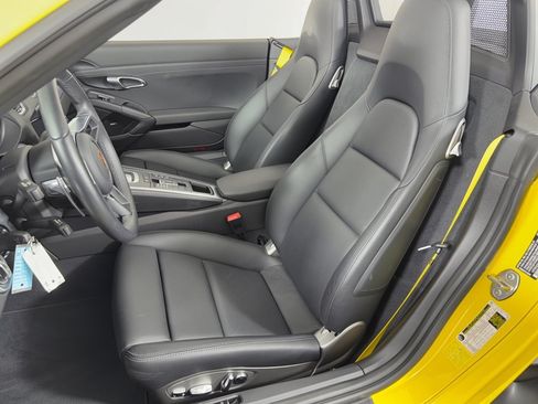 Certified 2025 Porsche 718 Boxster RWD image 5