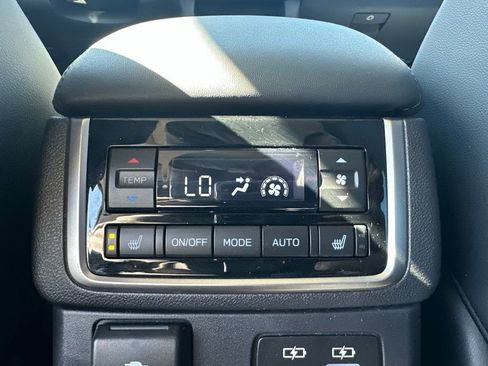Used 2025 Subaru Ascent Bronze Edition AWD/4WD image 16