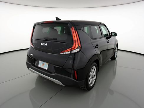 Used 2025 Kia Soul LX w/ LX Technology Package image 9