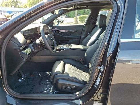 Used 2025 BMW 540i xDrive 540i xDrive image 17