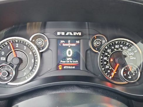 Used 2024 RAM 2500 Big Horn AWD/4WD image 28