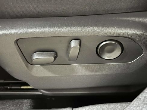 Certified 2022 Buick Envision Essence w/ Technology Package II AWD/4WD image 24