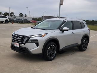 Used 2025 Nissan Rogue SV video 3