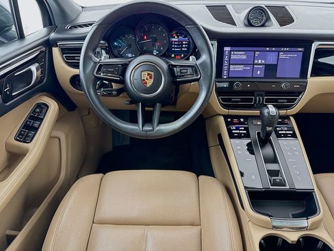 Certified 2023 Porsche Macan AWD/4WD image 24