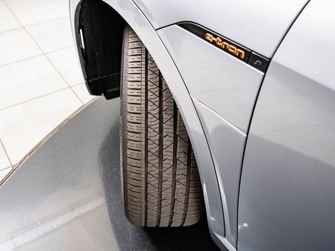 Used 2022 Audi e-tron Premium w/ Convenience Plus Package image 47