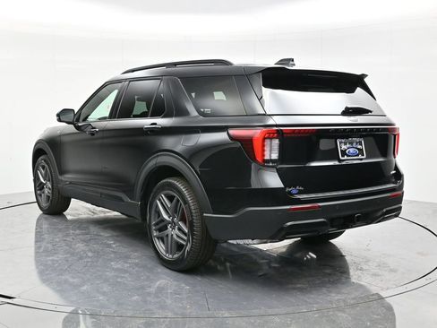 New 2026 Ford Explorer ST-Line w/ ST-Line Street Pack image 7