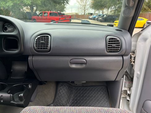 Used 2001 Dodge Ram 3500 Truck SLT image 25