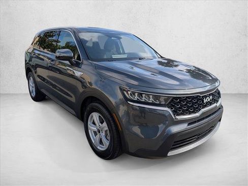 Used 2022 Kia Sorento LX FWD image 3