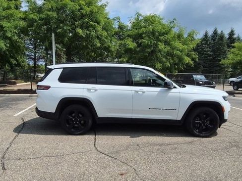 Used 2021 Jeep Grand Cherokee L Laredo AWD/4WD image 2