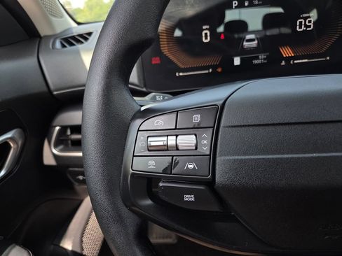Used 2025 Kia K4 FWD image 27