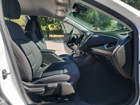 Used 2023 Chevrolet Malibu LS FWD image 31