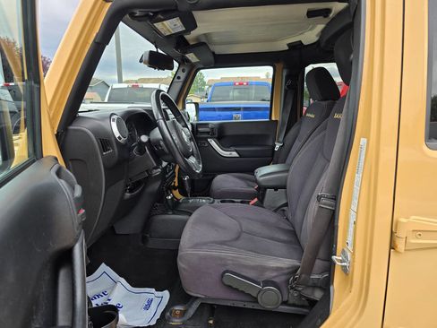 Used 2013 Jeep Wrangler Unlimited Sahara w/ Connectivity Group image 5