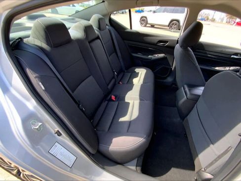 Used 2024 Nissan Altima 2.5 SV image 18