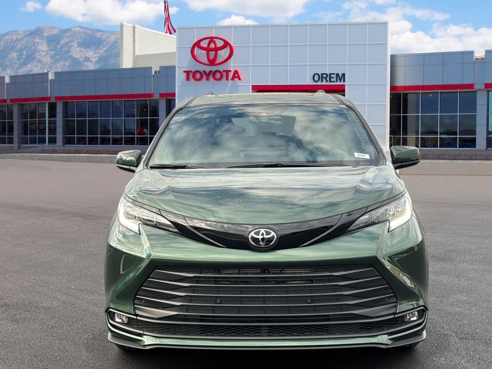 New 2026 Toyota Sienna XLE Woodland Edition AWD/4WD image 2