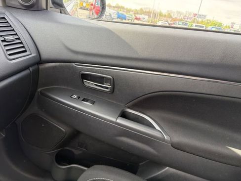 Used 2025 Mitsubishi Outlander Sport ES AWD/4WD image 25