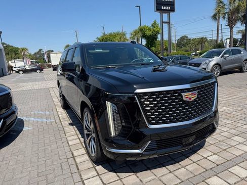 Certified 2026 Cadillac Escalade ESV Luxury w/ Touring Package AWD/4WD image 4