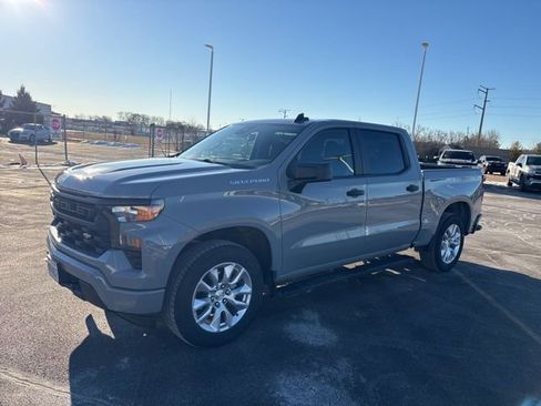 Used 2024 Chevrolet Silverado 1500 Custom image 4