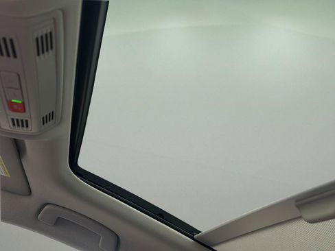 New 2026 Volkswagen Jetta SE FWD image 28