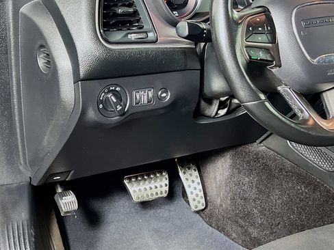 Used 2019 Dodge Challenger R/T RWD image 12