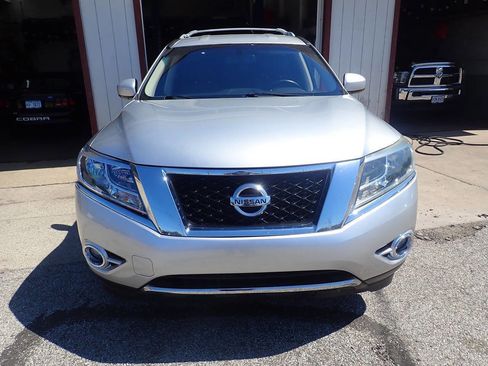 Used 2013 Nissan Pathfinder SL w/ Trailer Tow Pkg AWD/4WD image 2