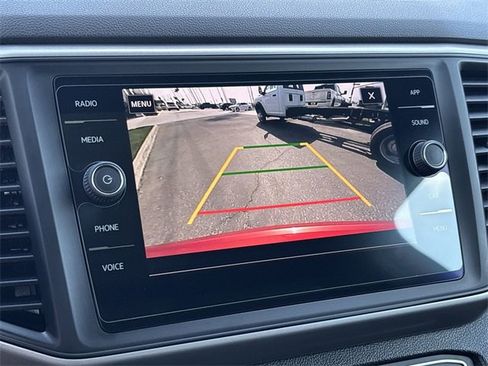 Used 2020 Volkswagen Atlas Cross Sport SE w/ Panoramic Sunroof Package image 26