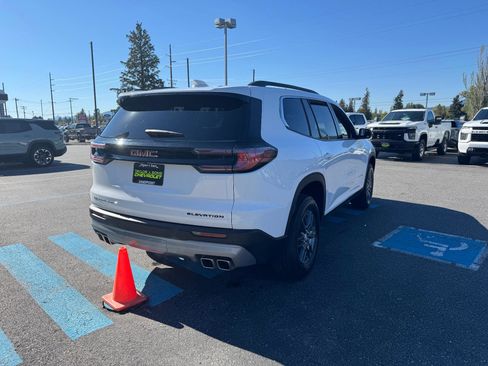 Used 2025 GMC Acadia Elevation image 7