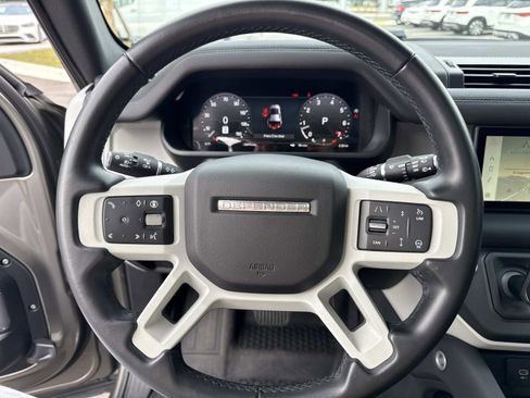 Used 2024 Land Rover Defender 110 S image 29
