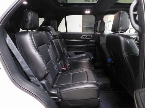 Used 2019 Ford Explorer Platinum image 94
