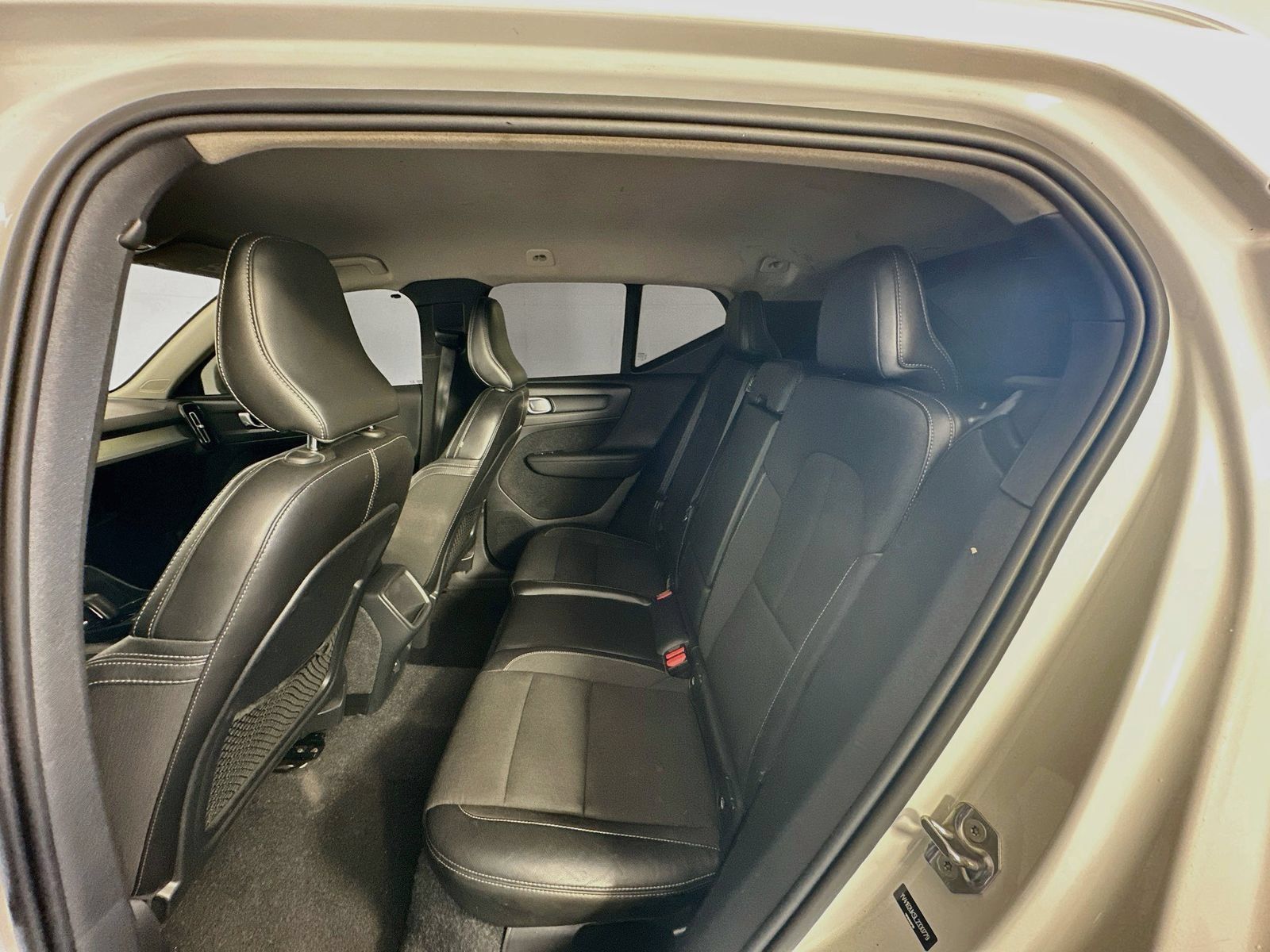 Used 2020 Volvo XC40 T5 Momentum AWD/4WD image 23