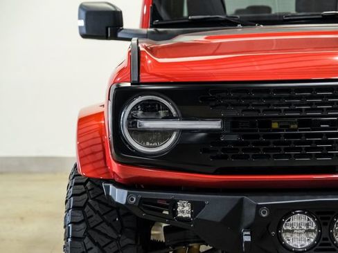 Used 2023 Ford Bronco Badlands AWD/4WD image 3