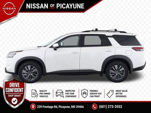 Used 2022 Nissan Pathfinder SV FWD image 2