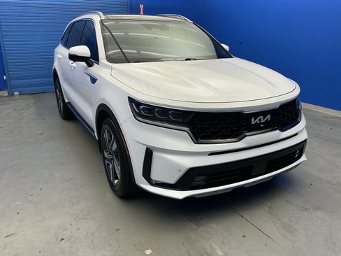 Used 2022 Kia Sorento SX Prestige w/ Panoramic Sunroof Package AWD/4WD image 2