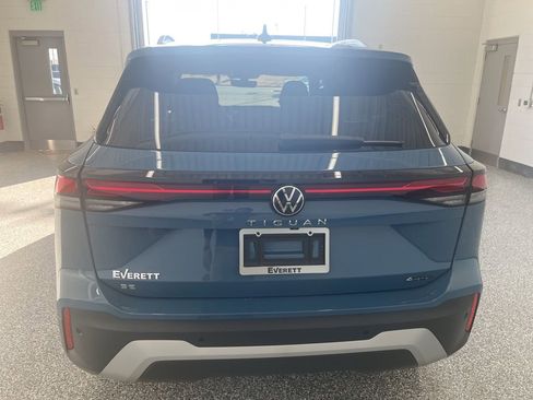 New 2026 Volkswagen Tiguan SE image 4