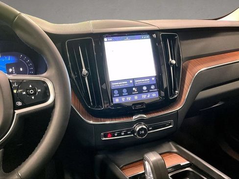 Certified 2023 Volvo XC60 B5 Plus w/ Climate Package AWD/4WD image 9