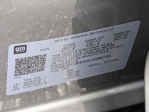 Used 2025 Chevrolet Traverse LT image 29