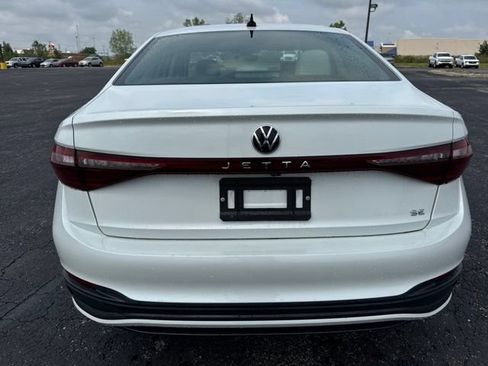 Used 2025 Volkswagen Jetta SE FWD image 5