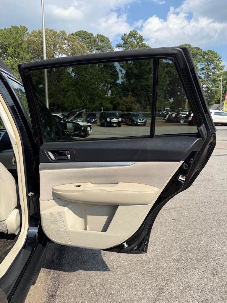 Used 2013 Subaru Outback 2.5i Premium AWD/4WD image 13