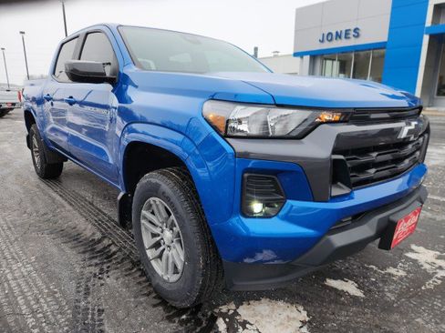 Used 2023 Chevrolet Colorado LT w/ LT Convenience Package II image 7