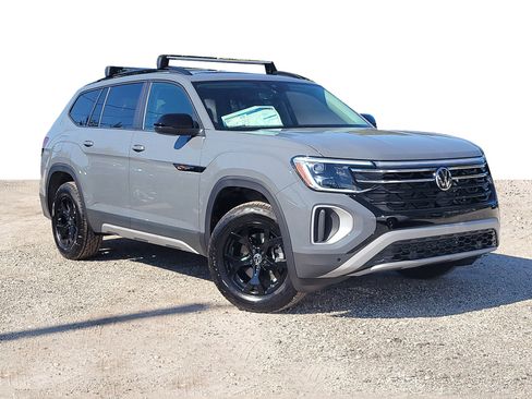 New 2026 Volkswagen Atlas Peak Edition AWD/4WD image 2