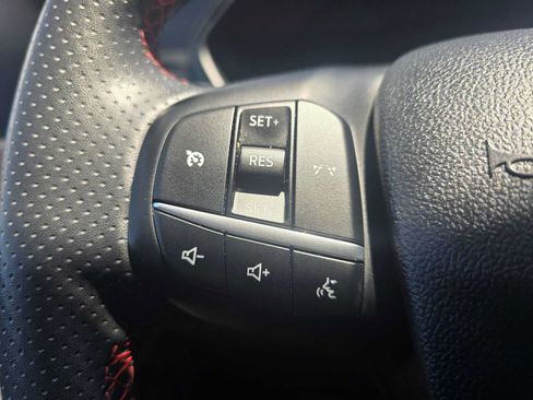 Used 2025 Ford Escape ST-Line FWD image 32