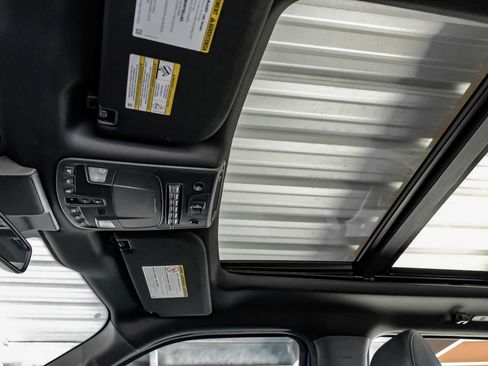 Used 2022 Ford F250 Lariat w/ Lariat Ultimate Package image 22