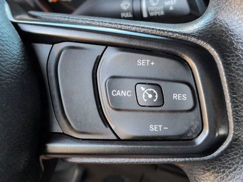 Used 2018 Jeep Wrangler Unlimited Sport AWD/4WD image 24