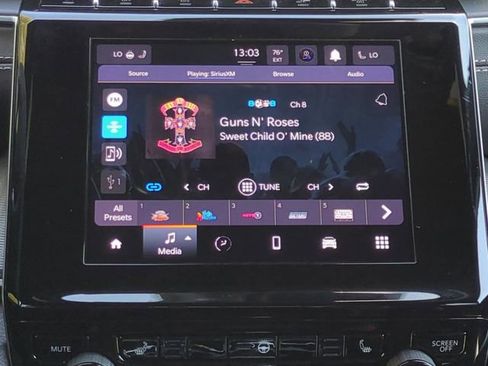 Used 2024 Jeep Grand Cherokee L Altitude image 17