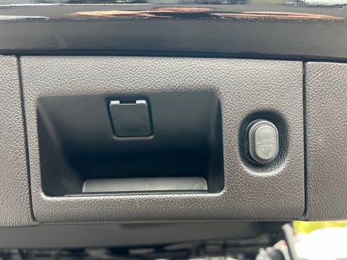 Used 2020 Cadillac Escalade ESV Luxury w/ Escalade Sport Edition image 23