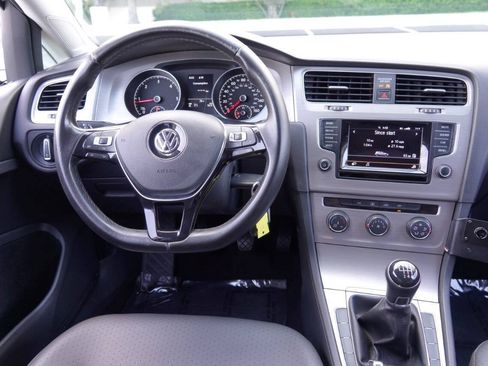 Used 2015 Volkswagen Golf TDI S FWD image 67