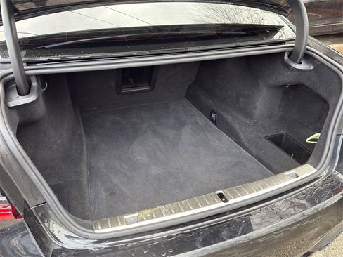 Used 2022 BMW 740i w/ M Sport Package image 34