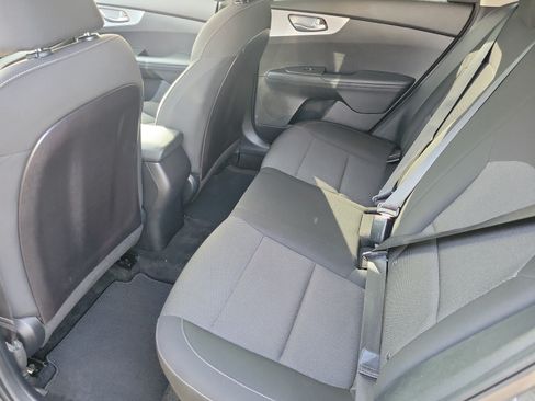 Used 2022 Kia Forte LXS FWD image 11