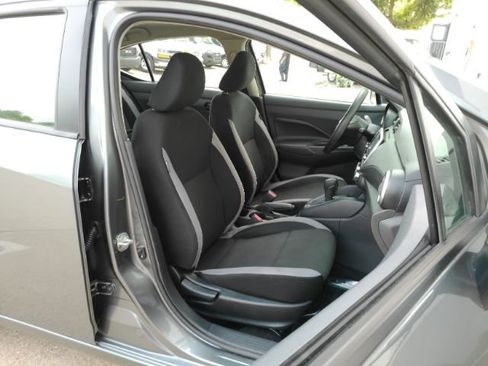 Used 2025 Nissan Versa S FWD image 18